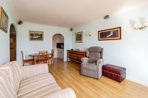 LIVING ROOM- click for photo gallery